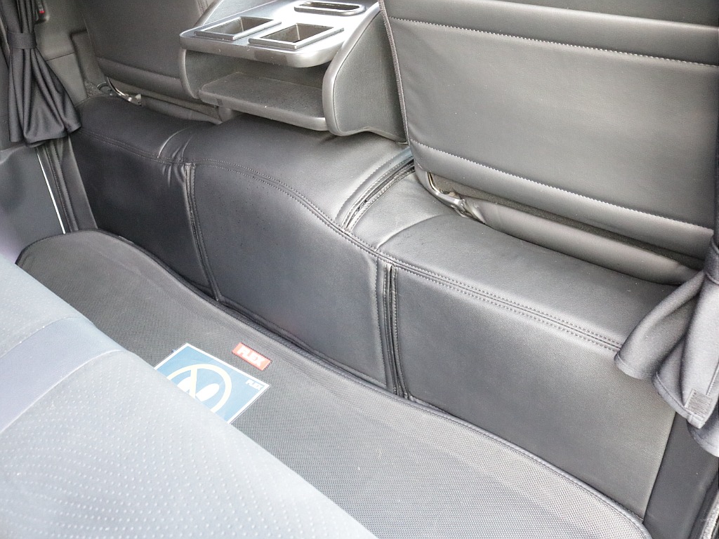 令和５年式ダークプライムⅡ２０００ガソリン２WDフレックスカスタム車両入庫！オリジナルスポイラーオリジナルオーバーフェンダーオリジナルＬＥＤテールライトオリジナル１７インチアルミ床張りベットＫＩＴ装備