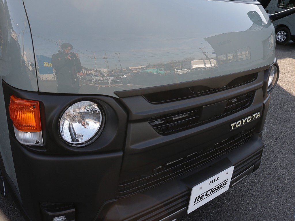 令和７年式アースカラーパッケージ２０００ガソリン２WDオリジナルＲＥクラシック丸目ライトフェイスチェンジ済み！オリジナルスポイラーオリジナル１６インチアルミアルパインメカレス１１インチＥＴＣ２．０装備