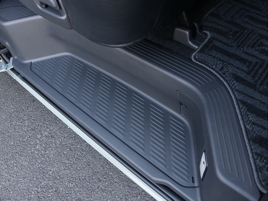 令和７年式アースカラーパッケージ２０００ガソリン２WDオリジナルＲＥクラシック丸目ライトフェイスチェンジ済み！オリジナルスポイラーオリジナル１６インチアルミアルパインメカレス１１インチＥＴＣ２．０装備