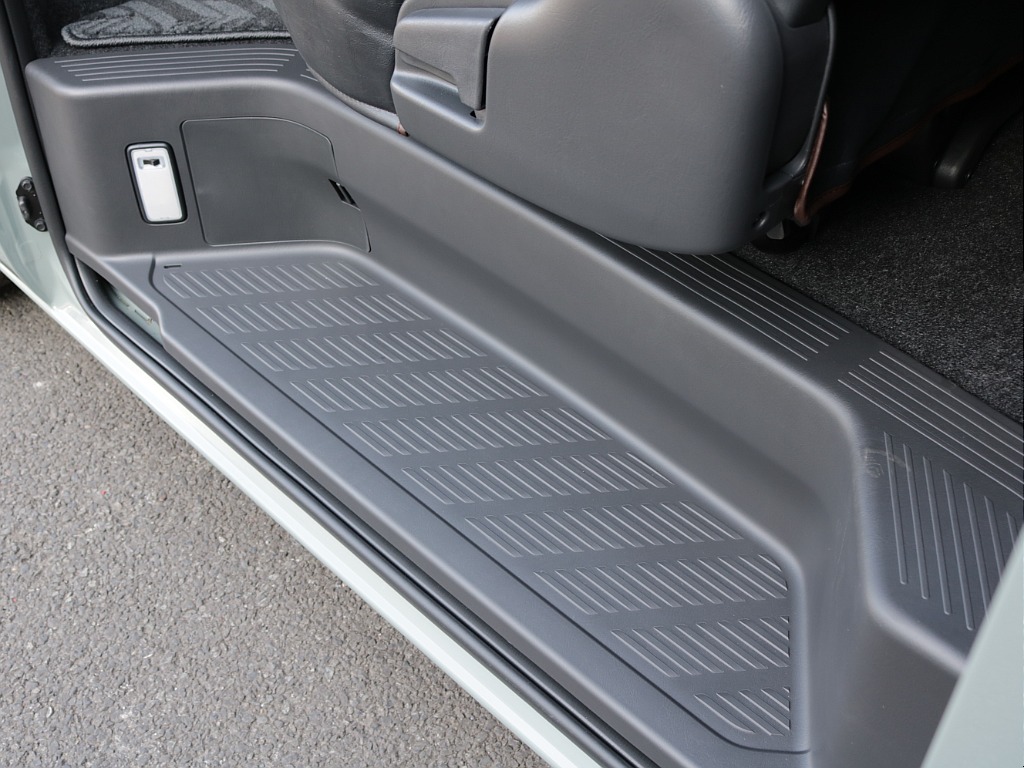 令和７年式アースカラーパッケージ２０００ガソリン２WDオリジナルＲＥクラシック丸目ライトフェイスチェンジ済み！オリジナルスポイラーオリジナル１６インチアルミアルパインメカレス１１インチＥＴＣ２．０装備