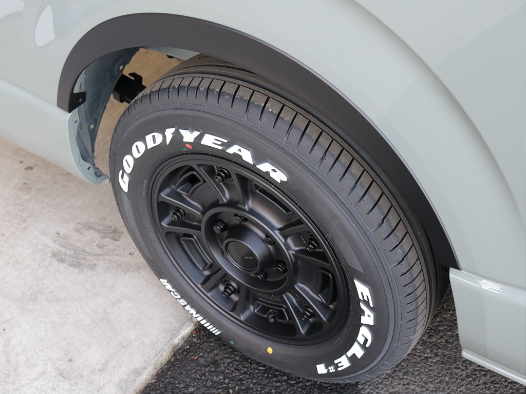 令和７年式アースカラーパッケージ２０００ガソリン２WDオリジナルＲＥクラシック丸目ライトフェイスチェンジ済み！オリジナルスポイラーオリジナル１６インチアルミアルパインメカレス１１インチＥＴＣ２．０装備