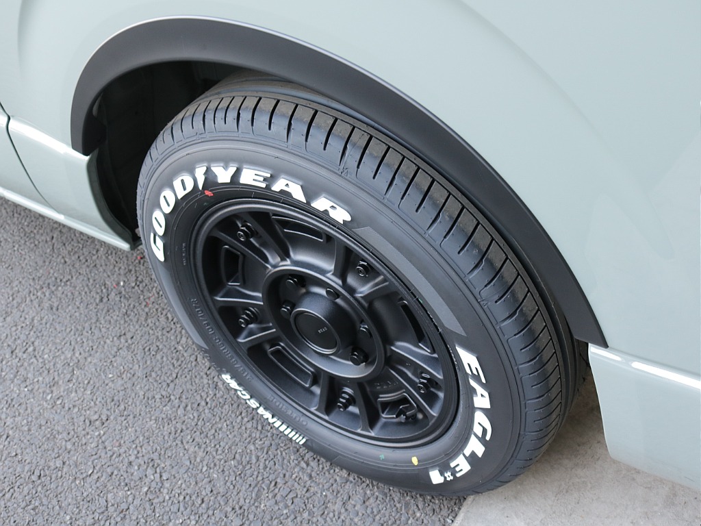 令和７年式アースカラーパッケージ２０００ガソリン２WDオリジナルＲＥクラシック丸目ライトフェイスチェンジ済み！オリジナルスポイラーオリジナル１６インチアルミアルパインメカレス１１インチＥＴＣ２．０装備