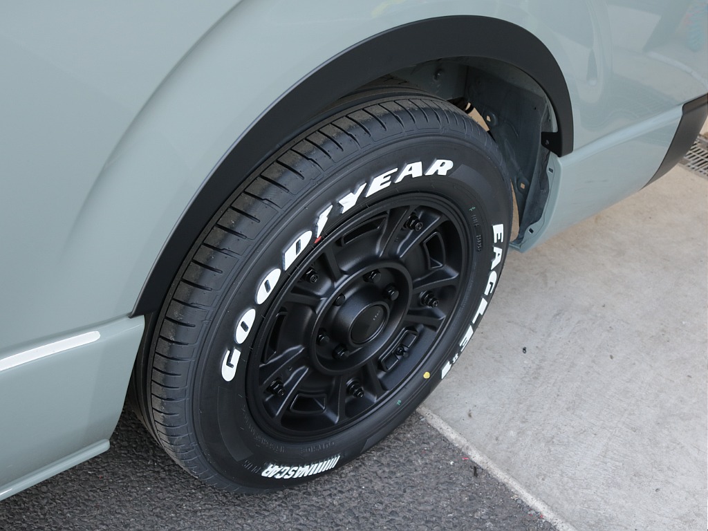 令和７年式アースカラーパッケージ２０００ガソリン２WDオリジナルＲＥクラシック丸目ライトフェイスチェンジ済み！オリジナルスポイラーオリジナル１６インチアルミアルパインメカレス１１インチＥＴＣ２．０装備