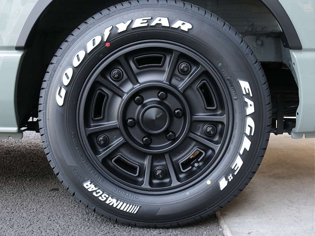 令和７年式アースカラーパッケージ２０００ガソリン２WDオリジナルＲＥクラシック丸目ライトフェイスチェンジ済み！オリジナルスポイラーオリジナル１６インチアルミアルパインメカレス１１インチＥＴＣ２．０装備