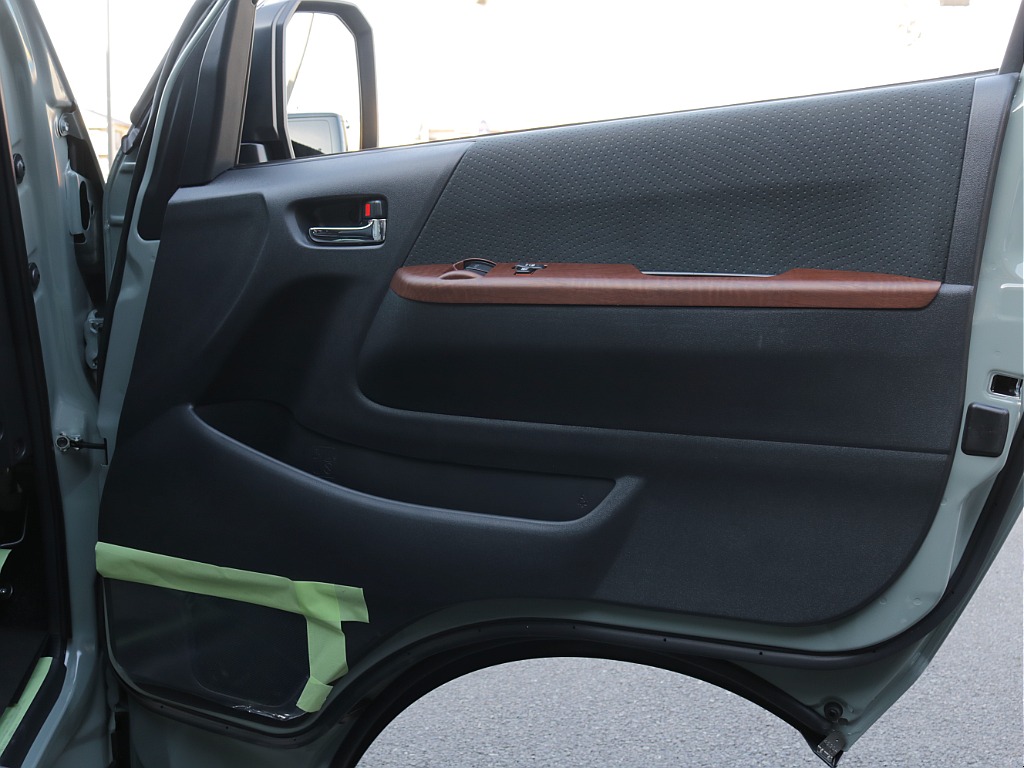 令和７年式アースカラーパッケージ２０００ガソリン２WDオリジナルＲＥクラシック丸目ライトフェイスチェンジ済み！オリジナルスポイラーオリジナル１６インチアルミアルパインメカレス１１インチＥＴＣ２．０装備