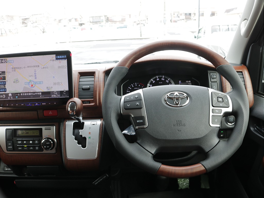 令和７年式ハイエースＶアースカラーパッケージ２０００ガソリン２ＷＤ！ＲＥクラシック丸目ライトフェイスチェンジ済み！アルパインＢＩＧ－Ｘ１１インチナビビルトインＥＴＣ、ＨＤＭＩソケット装着済み！！