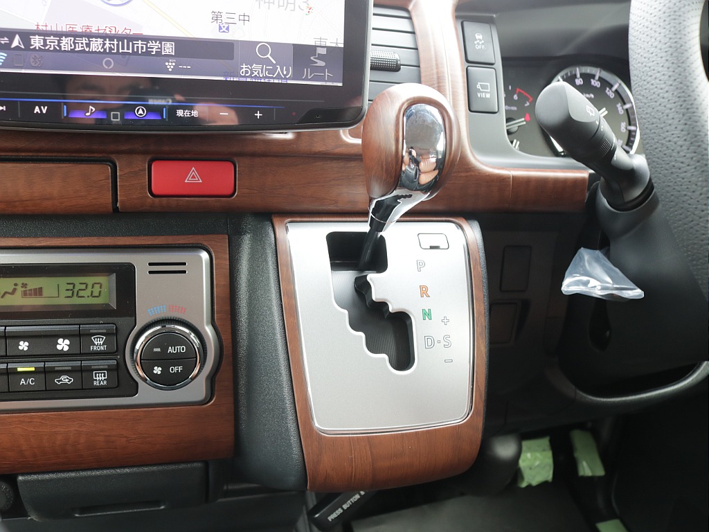 令和７年式ハイエースＶアースカラーパッケージ２０００ガソリン２ＷＤ！ＲＥクラシック丸目ライトフェイスチェンジ済み！アルパインＢＩＧ－Ｘ１１インチナビビルトインＥＴＣ、ＨＤＭＩソケット装着済み！！