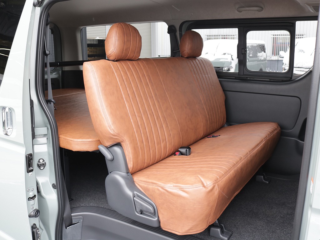 令和７年式ハイエースＶアースカラーパッケージ２０００ガソリン２ＷＤ！ＲＥクラシック丸目ライトフェイスチェンジ済み！アルパインＢＩＧ－Ｘ１１インチナビビルトインＥＴＣ、ＨＤＭＩソケット装着済み！！