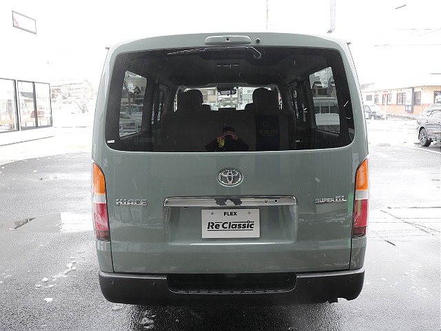 シンプルなリアビューになります！！