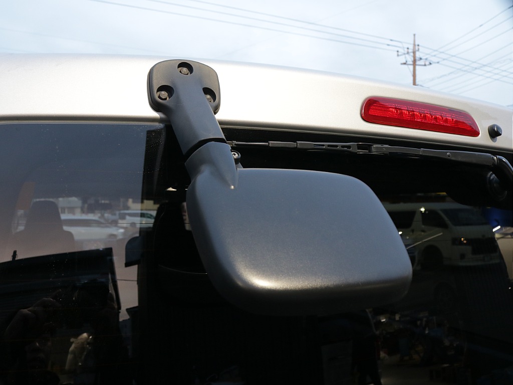 純正リアアンダーミラー装備！！