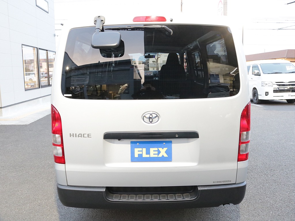 シンプルなリアビューになります！！