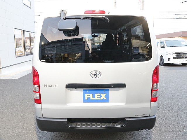 シンプルなリアビューになります！！