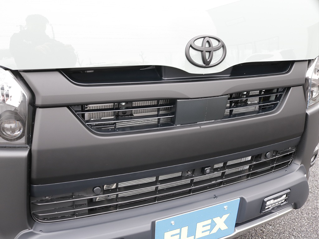 令和８年式ハイエースＶアースカラーパッケージ２０００ガソリンブラックエディション完成！ＧＲフロントバンパーオリジナル１６インチアルミオリジナルオーバーフェンダーＢＩＧ－Ｘ１１ナビＥＴＣ２．０ＨＤＭＩ！