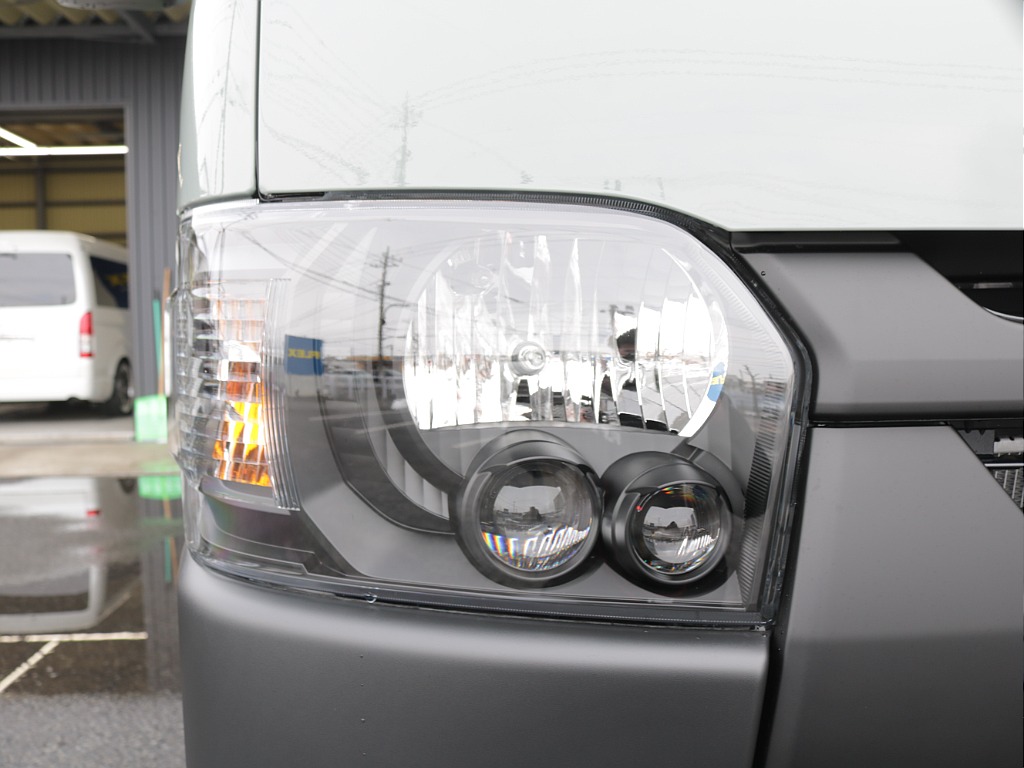 令和８年式ハイエースＶアースカラーパッケージ２０００ガソリンブラックエディション完成！ＧＲフロントバンパーオリジナル１６インチアルミオリジナルオーバーフェンダーＢＩＧ－Ｘ１１ナビＥＴＣ２．０ＨＤＭＩ！