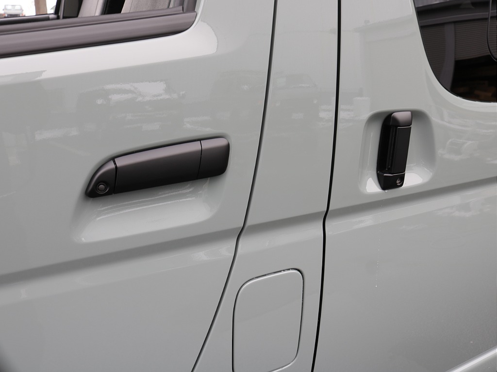 令和８年式ハイエースＶアースカラーパッケージ２０００ガソリンブラックエディション完成！ＧＲフロントバンパーオリジナル１６インチアルミオリジナルオーバーフェンダーＢＩＧ－Ｘ１１ナビＥＴＣ２．０ＨＤＭＩ！