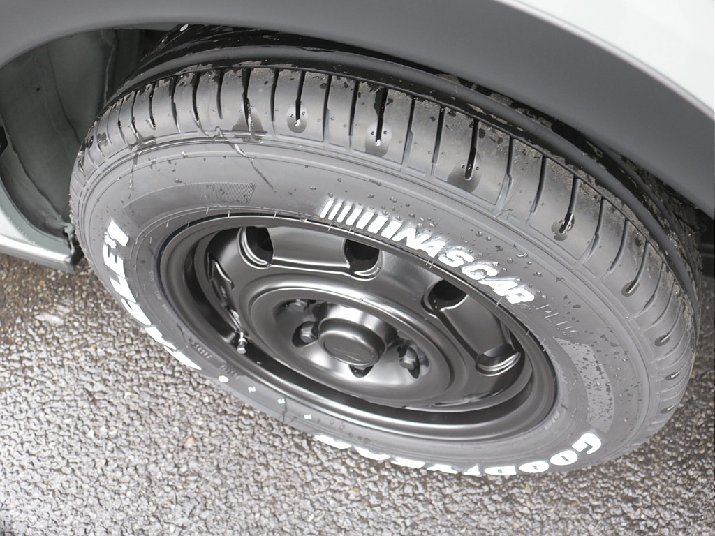 令和８年式ハイエースＶアースカラーパッケージ２０００ガソリンブラックエディション完成！ＧＲフロントバンパーオリジナル１６インチアルミオリジナルオーバーフェンダーＢＩＧ－Ｘ１１ナビＥＴＣ２．０ＨＤＭＩ！