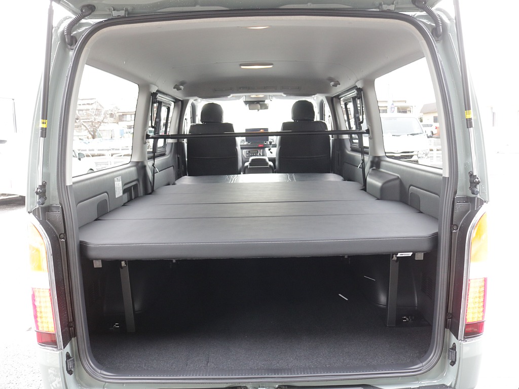 令和８年式ハイエースＶアースカラーパッケージ２０００ガソリンブラックエディション完成！ＧＲフロントバンパーオリジナル１６インチアルミオリジナルオーバーフェンダーＢＩＧ－Ｘ１１ナビＥＴＣ２．０ＨＤＭＩ！