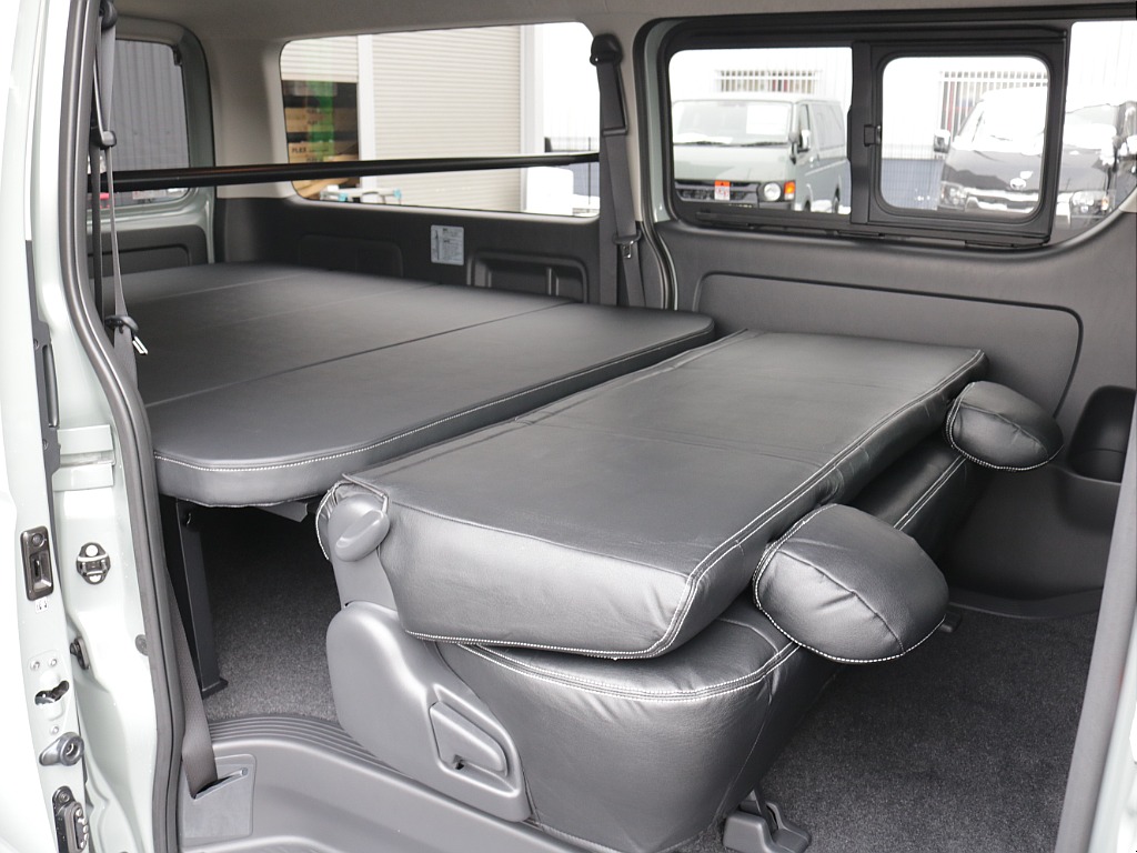 令和８年式ハイエースＶアースカラーパッケージ２０００ガソリンブラックエディション完成！ＧＲフロントバンパーオリジナル１６インチアルミオリジナルオーバーフェンダーＢＩＧ－Ｘ１１ナビＥＴＣ２．０ＨＤＭＩ！