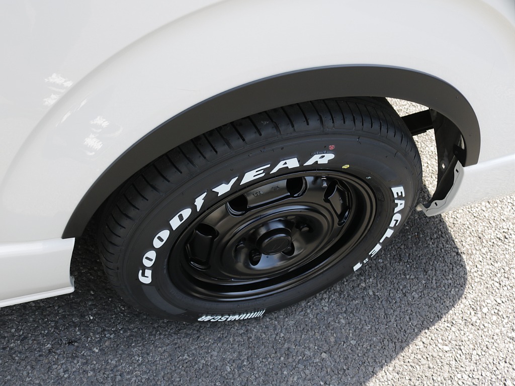 令和４年式ワゴンＧＬパールホワイト人気のＲＥクラシック丸目ライトフェイスチェンジ済み！オリジナル１６インチアルミナスカー１６インチタイヤオリジナルオーバーフェンダーオリジナルＬＥＤテールライト装着済み