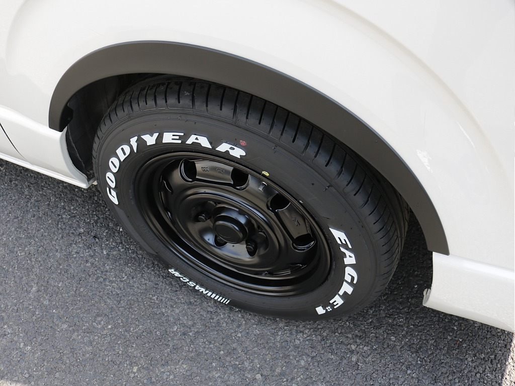 令和４年式ワゴンＧＬパールホワイト人気のＲＥクラシック丸目ライトフェイスチェンジ済み！オリジナル１６インチアルミナスカー１６インチタイヤオリジナルオーバーフェンダーオリジナルＬＥＤテールライト装着済み