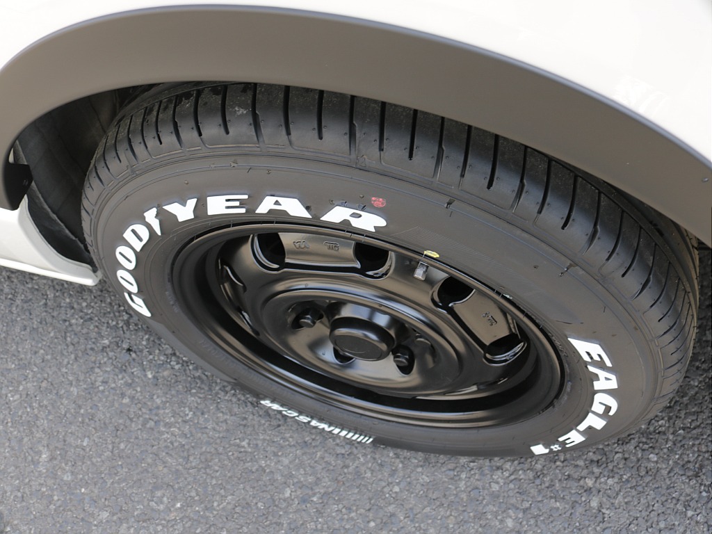 令和４年式ワゴンＧＬパールホワイト人気のＲＥクラシック丸目ライトフェイスチェンジ済み！オリジナル１６インチアルミナスカー１６インチタイヤオリジナルオーバーフェンダーオリジナルＬＥＤテールライト装着済み