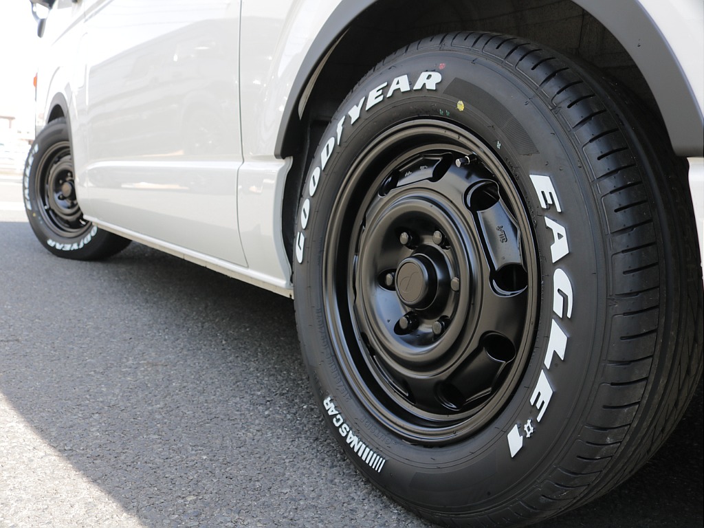 令和４年式ワゴンＧＬパールホワイト人気のＲＥクラシック丸目ライトフェイスチェンジ済み！オリジナル１６インチアルミナスカー１６インチタイヤオリジナルオーバーフェンダーオリジナルＬＥＤテールライト装着済み