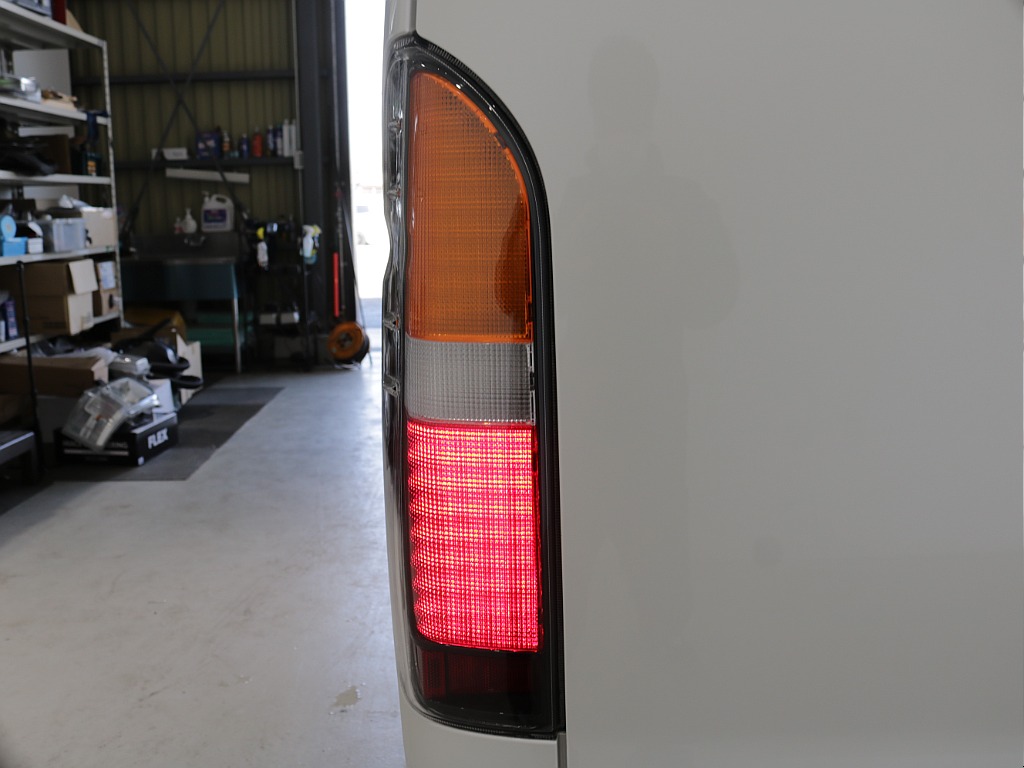 令和４年式ワゴンＧＬパールホワイト人気のＲＥクラシック丸目ライトフェイスチェンジ済み！オリジナル１６インチアルミナスカー１６インチタイヤオリジナルオーバーフェンダーオリジナルＬＥＤテールライト装着済み