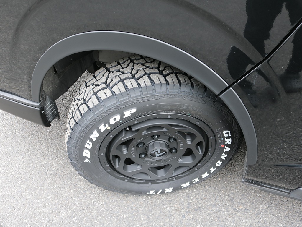 令和７年式ダークプライムＳ２８００ディーゼル４ＷＤカスタム車両入庫！オリジナルフロントバンパーオリジナルオーバーフェンダーオリジナルＬＥＤテールライトオリジナル１６インチアルミＢＩＧ－Ｘ１１インチナビ