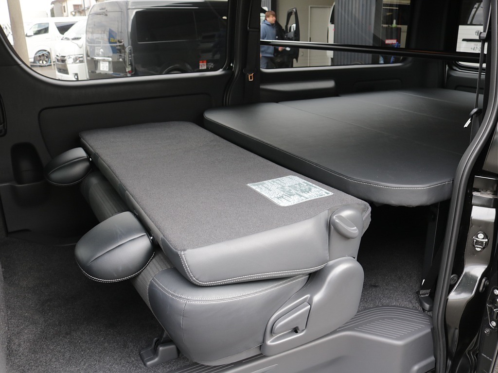 令和７年式ダークプライムＳ２８００ディーゼル４ＷＤカスタム車両入庫！オリジナルフロントバンパーオリジナルオーバーフェンダーオリジナルＬＥＤテールライトオリジナル１６インチアルミＢＩＧ－Ｘ１１インチナビ