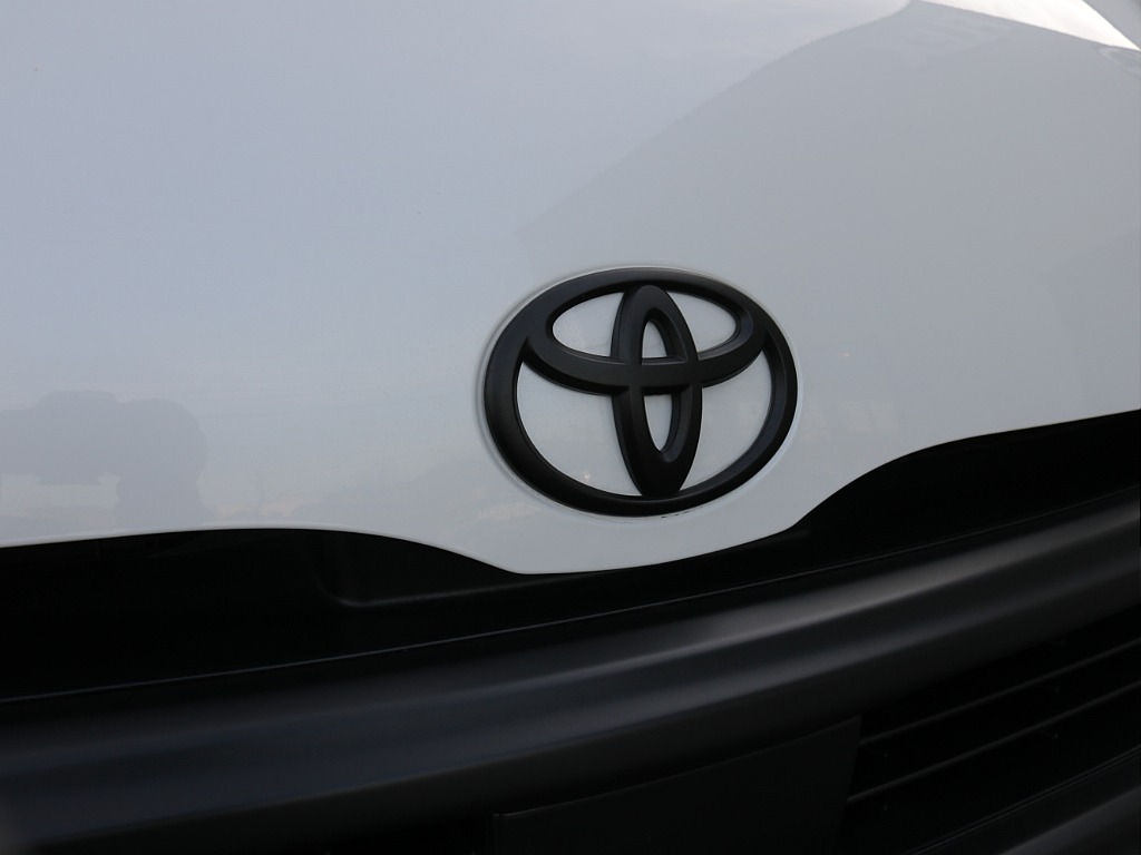 令和５年式ワゴンＧＬ２７００ガソリン４ＷＤシートアレンジＶｅｒ１施工済みＲＥクラシック丸目ライトフェイスチェンジ済み！パナソニック９インチナビパイオニア１３インチフリップダウンモニター装着済み！！