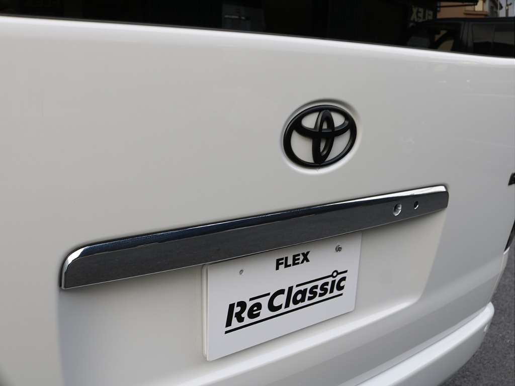 令和５年式ワゴンＧＬ２７００ガソリン４ＷＤシートアレンジＶｅｒ１施工済みＲＥクラシック丸目ライトフェイスチェンジ済み！パナソニック９インチナビパイオニア１３インチフリップダウンモニター装着済み！！