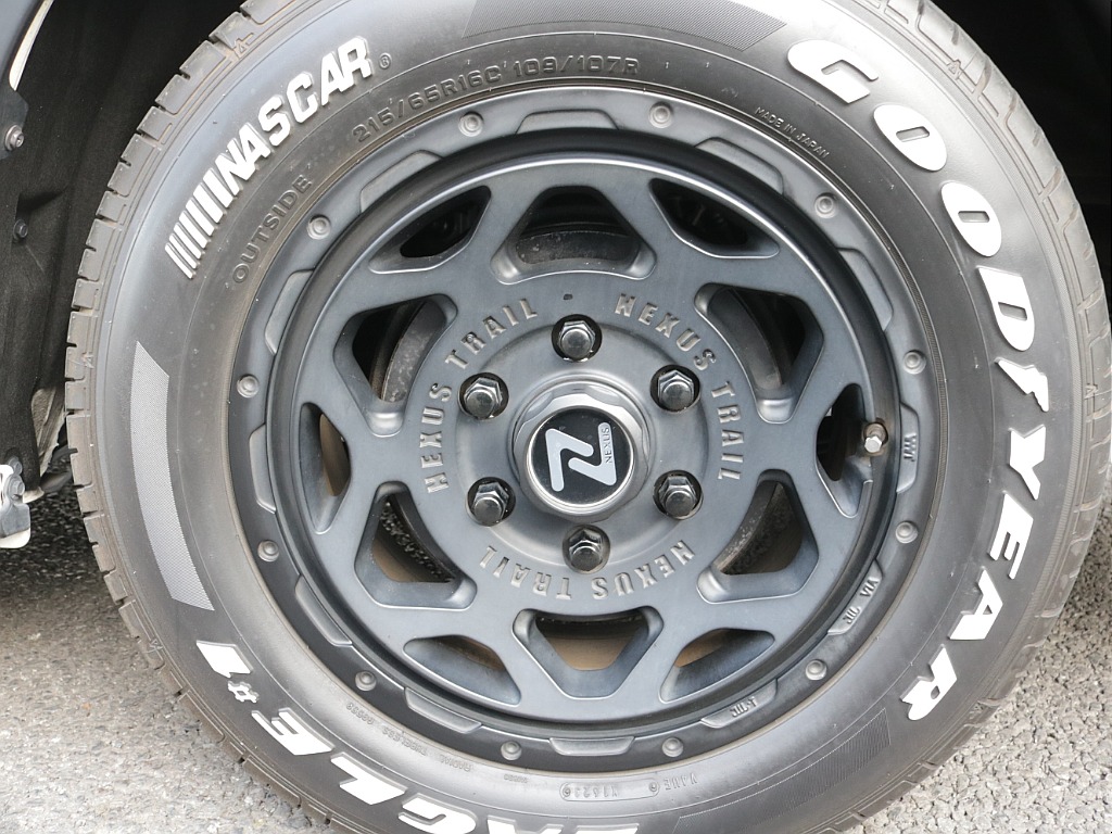 令和５年式ワゴンＧＬ２７００ガソリン４ＷＤシートアレンジＶｅｒ１施工済みＲＥクラシック丸目ライトフェイスチェンジ済み！パナソニック９インチナビパイオニア１３インチフリップダウンモニター装着済み！！