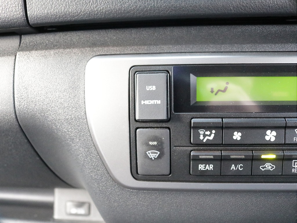 令和５年式ワゴンＧＬ２７００ガソリン４ＷＤシートアレンジＶｅｒ１施工済みＲＥクラシック丸目ライトフェイスチェンジ済み！パナソニック９インチナビパイオニア１３インチフリップダウンモニター装着済み！！