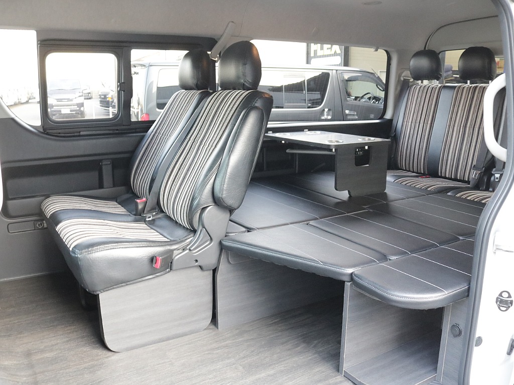 令和５年式ワゴンＧＬ２７００ガソリン４ＷＤシートアレンジＶｅｒ１施工済みＲＥクラシック丸目ライトフェイスチェンジ済み！パナソニック９インチナビパイオニア１３インチフリップダウンモニター装着済み！！