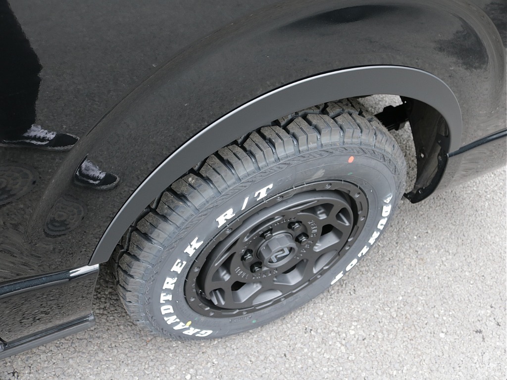 令和８年式ダークプライムⅡ２８００ディーゼル４WDブラックエディション完成！オリジナルフロントバンパーオリジナル１６インチアルミオリジナルオーバーフェンダーオリジナルＬＥＤテールＢＩＧ－Ｘ１１インチ