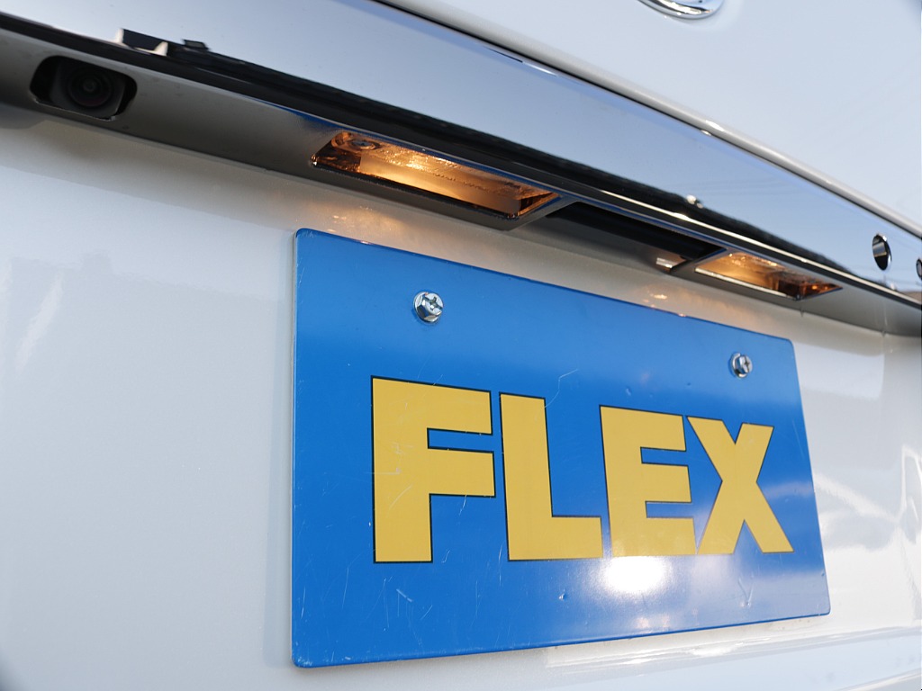 令和８年式ダークプライムⅡ２０００ガソリン２WDカスタム車両入庫！！オリジナルフロントスポイラーオリジナルオーバーフェンダーオリジナルＬＥＤテールオリジナル１７インチアルミアルパインＢＩＧ－Ｘナビ装備