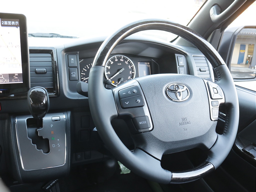 令和８年式ダークプライムⅡ２０００ガソリン２WDカスタム車両入庫！！オリジナルフロントスポイラーオリジナルオーバーフェンダーオリジナルＬＥＤテールオリジナル１７インチアルミアルパインＢＩＧ－Ｘナビ装備