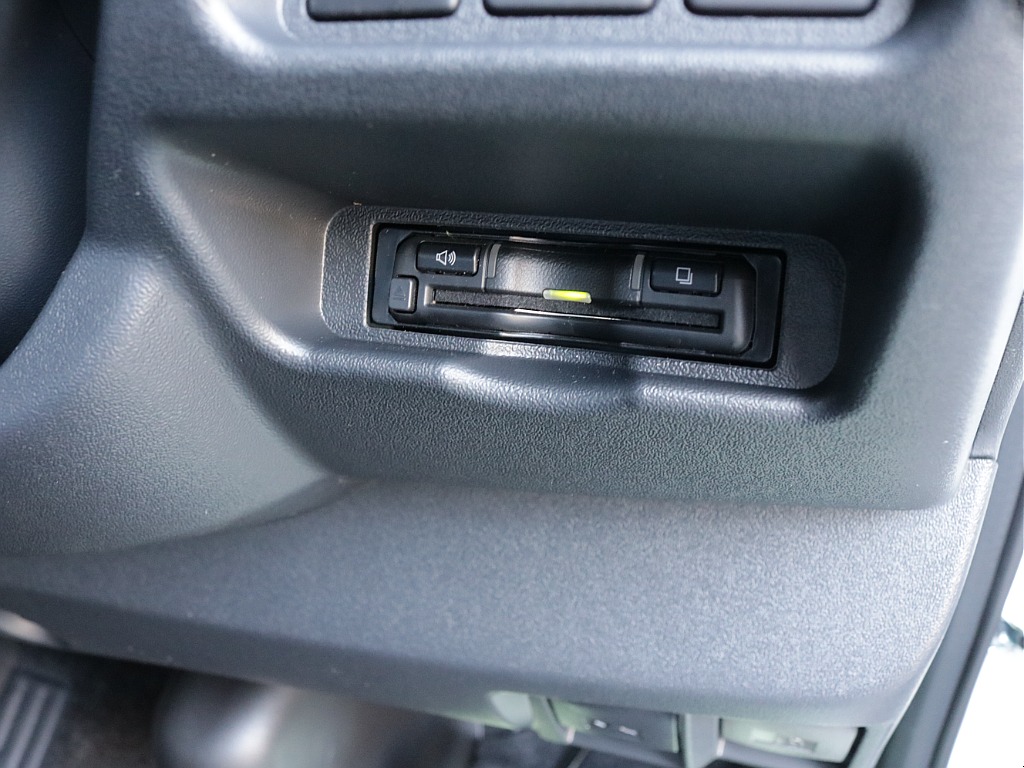 令和８年式ダークプライムⅡ２０００ガソリン２WDカスタム車両入庫！！オリジナルフロントスポイラーオリジナルオーバーフェンダーオリジナルＬＥＤテールオリジナル１７インチアルミアルパインＢＩＧ－Ｘナビ装備