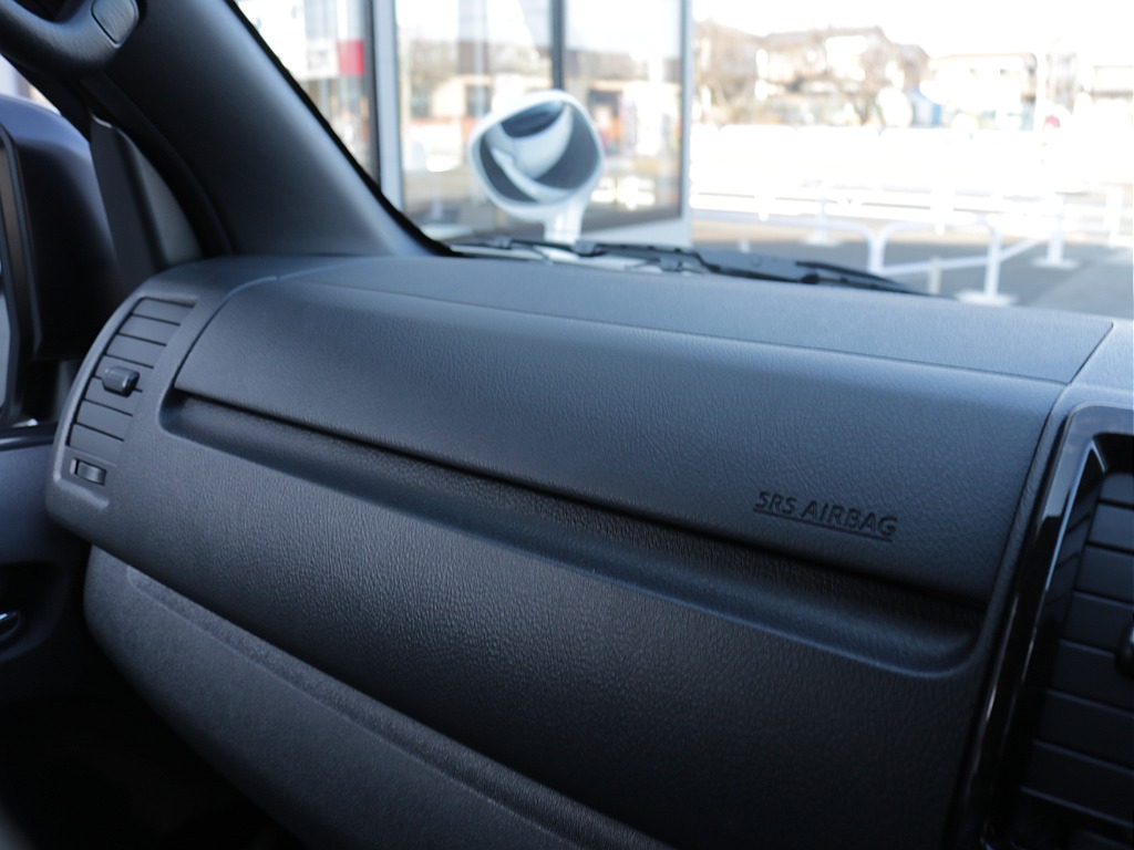 令和８年式ダークプライムⅡ２０００ガソリン２WDカスタム車両入庫！！オリジナルフロントスポイラーオリジナルオーバーフェンダーオリジナルＬＥＤテールオリジナル１７インチアルミアルパインＢＩＧ－Ｘナビ装備