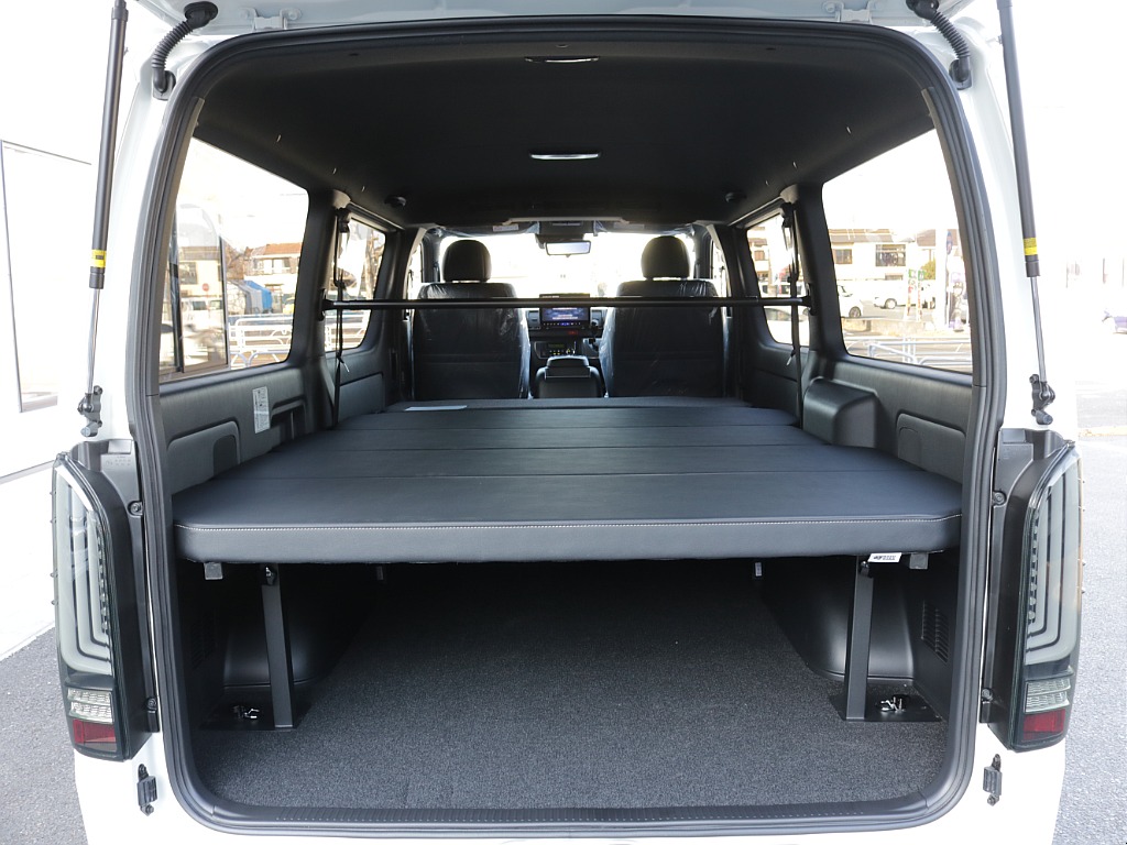 令和８年式ダークプライムⅡ２０００ガソリン２WDカスタム車両入庫！！オリジナルフロントスポイラーオリジナルオーバーフェンダーオリジナルＬＥＤテールオリジナル１７インチアルミアルパインＢＩＧ－Ｘナビ装備