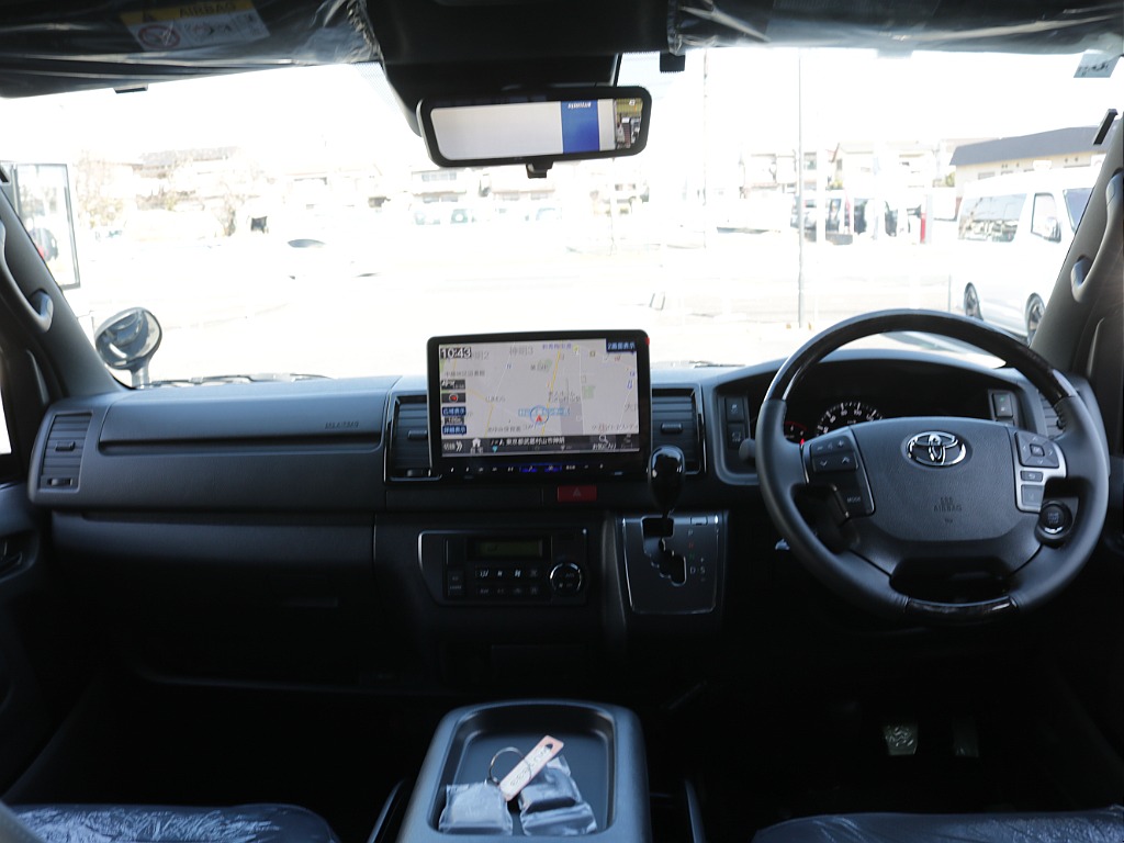 令和７年式ダークプライムⅡ２８００ディーゼルターボ４WDカスタム車両入庫！オリジナルフロントバンパーオリジナルオーバーフェンダーオリジナル１６インチアルミオリジナルＬＥＤテールＢＩＧ－Ｘ１１インチナビ