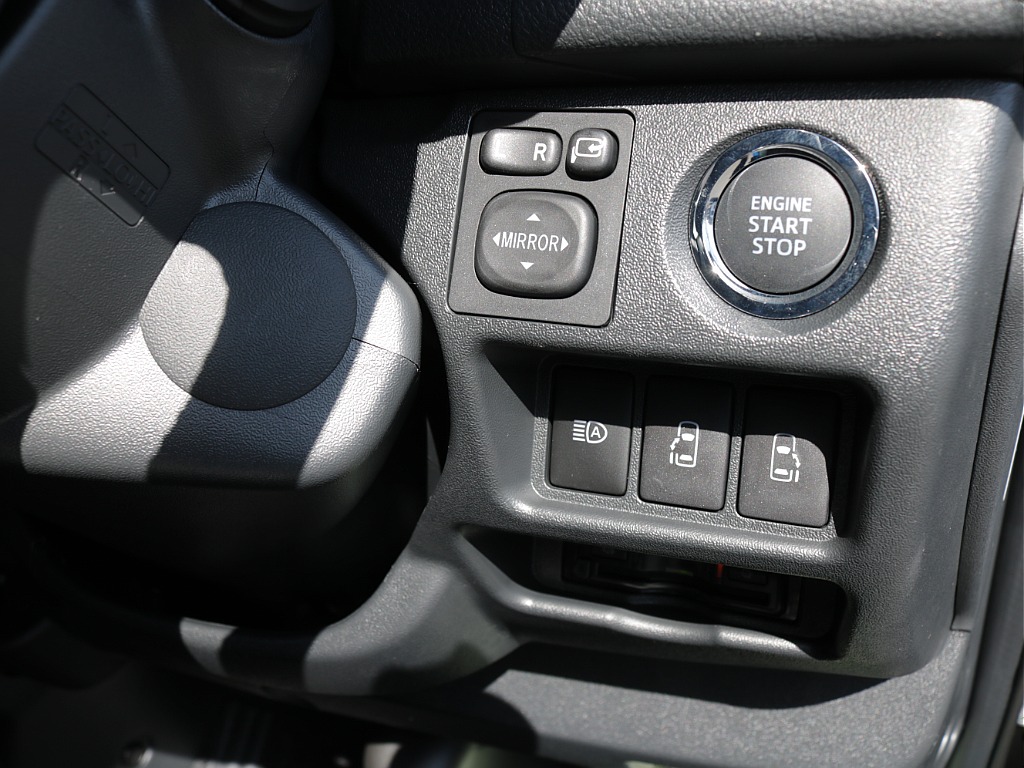 令和７年式ダークプライムⅡ２８００ディーゼルターボ４WDカスタム車両入庫！オリジナルフロントバンパーオリジナルオーバーフェンダーオリジナル１６インチアルミオリジナルＬＥＤテールＢＩＧ－Ｘ１１インチナビ