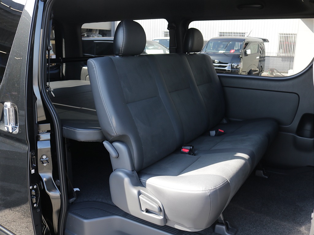 令和７年式ダークプライムⅡ２８００ディーゼルターボ４WDカスタム車両入庫！オリジナルフロントバンパーオリジナルオーバーフェンダーオリジナル１６インチアルミオリジナルＬＥＤテールＢＩＧ－Ｘ１１インチナビ