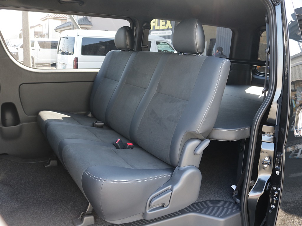 令和７年式ダークプライムⅡ２８００ディーゼルターボ４WDカスタム車両入庫！オリジナルフロントバンパーオリジナルオーバーフェンダーオリジナル１６インチアルミオリジナルＬＥＤテールＢＩＧ－Ｘ１１インチナビ