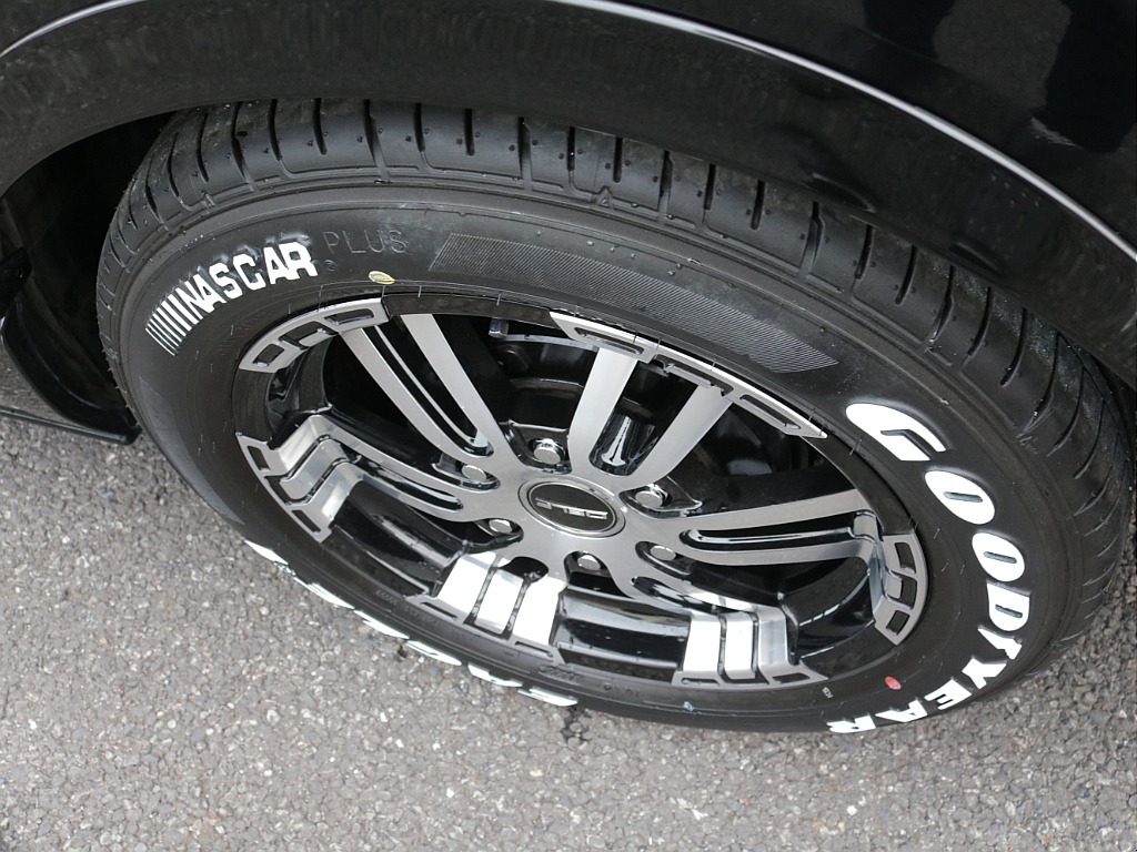 買取直販！２７年式ワゴンＧＬファミリーに好評のＶｅｒ１シートアレンジ施工車両入庫！！オリジナルスポイラー２インチローダウン済みオリジナルオーバーフェンダーオリジナルテールライト新品パーツ多数装備！！