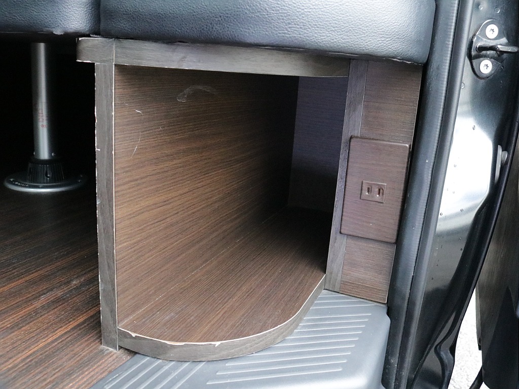 買取直販！２７年式ワゴンＧＬファミリーに好評のＶｅｒ１シートアレンジ施工車両入庫！！オリジナルスポイラー２インチローダウン済みオリジナルオーバーフェンダーオリジナルテールライト新品パーツ多数装備！！