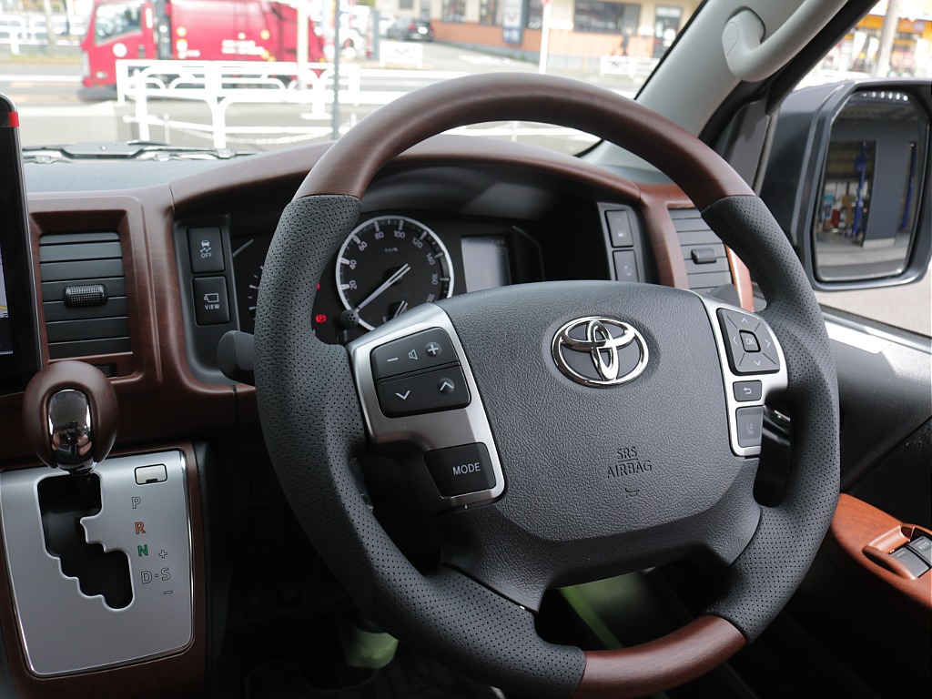 令和７年式アースカラーパッケージ２８００ディーゼル４ＷＤブラックエディション完成！！オリジナルフロントバンパーオリジナルオーバーフェンダーオリジナル１６インチアルミＢＩＧ－Ｘ１１インチナビＥＴＣ２．０