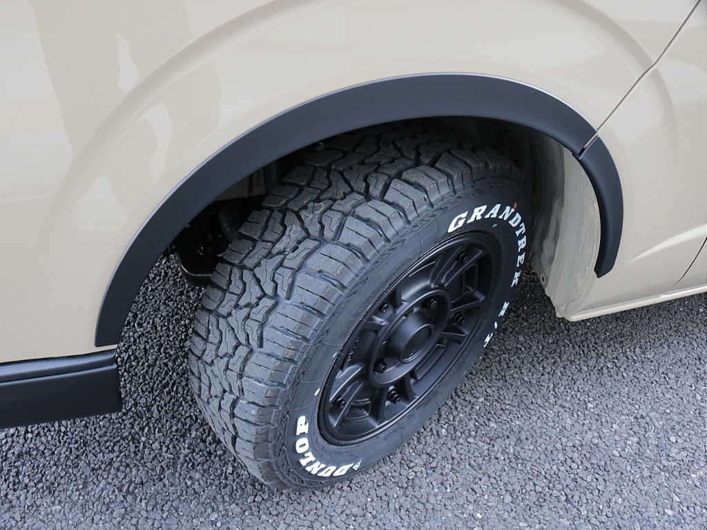 令和８年式アースカラーパッケージ２７００ガソリン４WDオリジナルＲＥクラシック丸目ライトフェイスチェンジ済み！オリジナルフロントバンパーオリジナル１６インチアルミオリジナルベットＫＩＴ装着済み！！