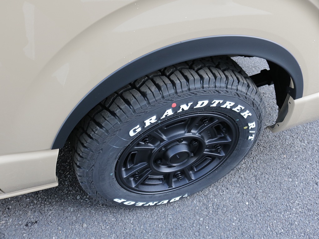 令和８年式アースカラーパッケージ２７００ガソリン４WDオリジナルＲＥクラシック丸目ライトフェイスチェンジ済み！オリジナルフロントバンパーオリジナル１６インチアルミオリジナルベットＫＩＴ装着済み！！