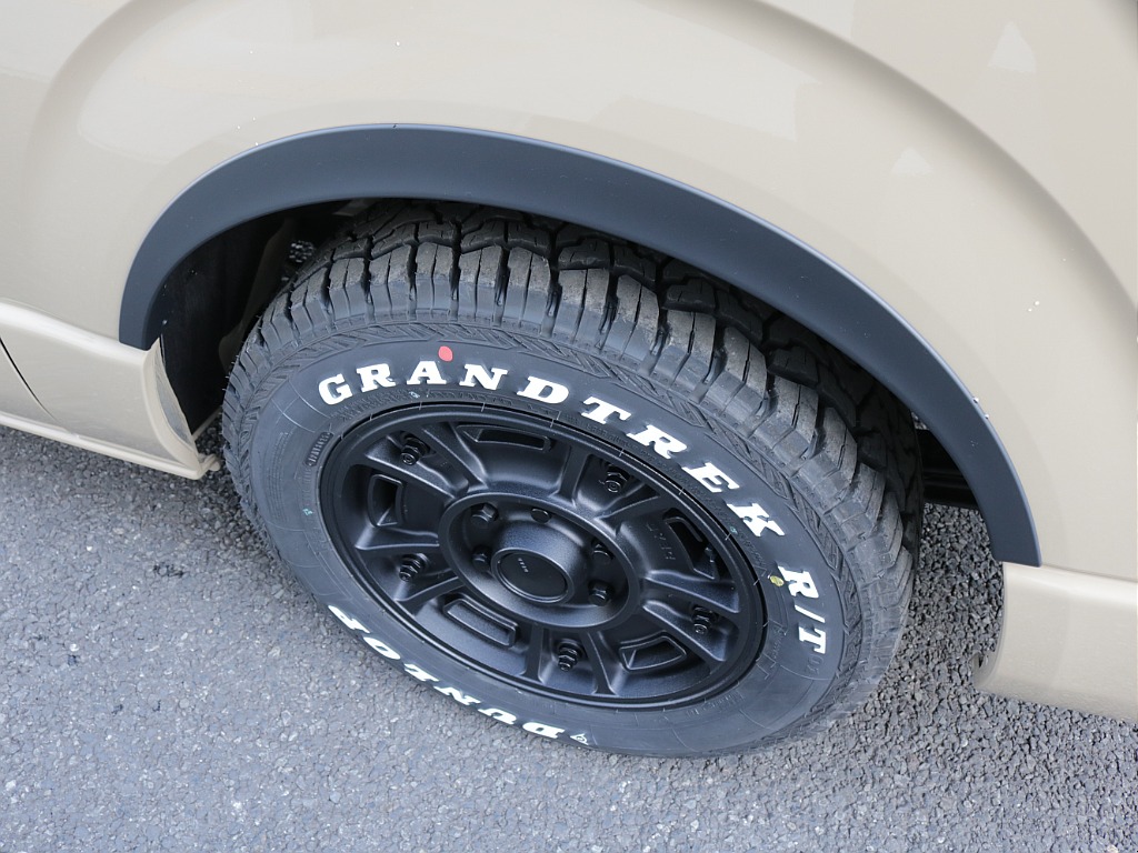 令和８年式アースカラーパッケージ２７００ガソリン４WDオリジナルＲＥクラシック丸目ライトフェイスチェンジ済み！オリジナルフロントバンパーオリジナル１６インチアルミオリジナルベットＫＩＴ装着済み！！